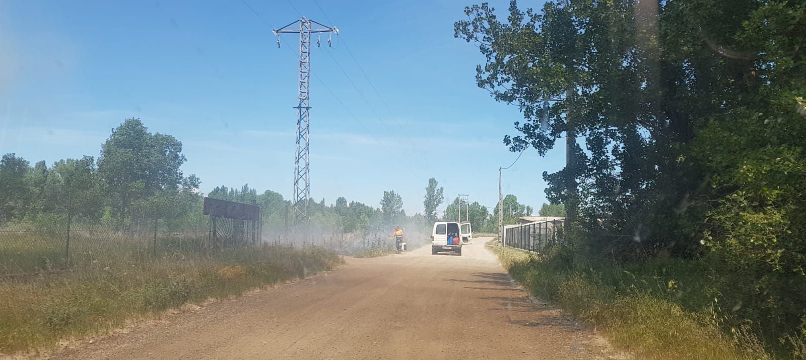 Un incendio en la base de Protección Civil de Villaquilambre obliga a intervenir a Bomberos