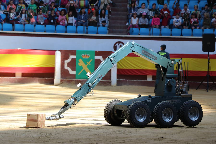 Fotos: Exhibición de la Guardia Civil en León