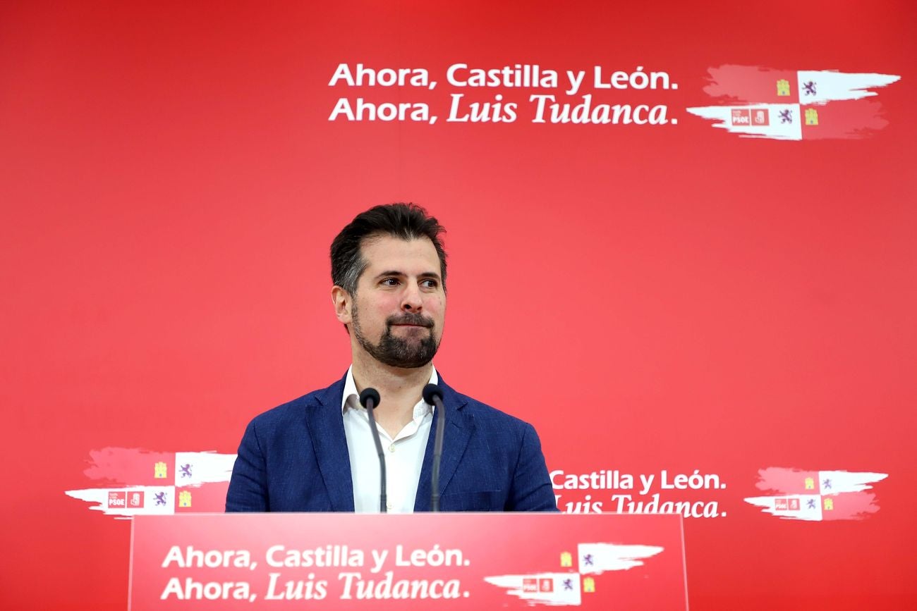 El candidato del PSOE a la Presidencia de la Junta de Castilla y León, Luis Tudanca, comparece ante los medios tras presidir el Plenario de la Comisión Ejecutiva Autonómica (CEA) del PSOE de Castilla y León