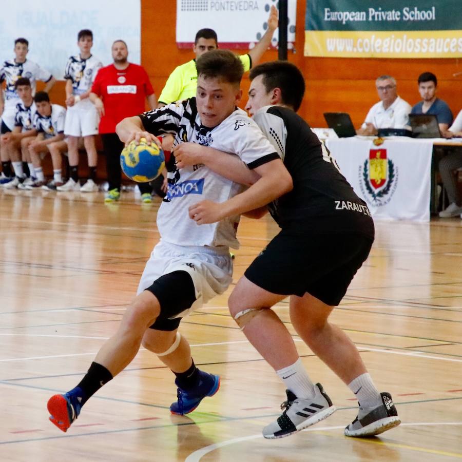 Fotos: El Ademar cadete rema para ahogarse en la orilla