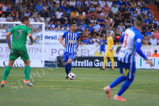 Fotos: Partido entre la Ponferradina y el Cornellá