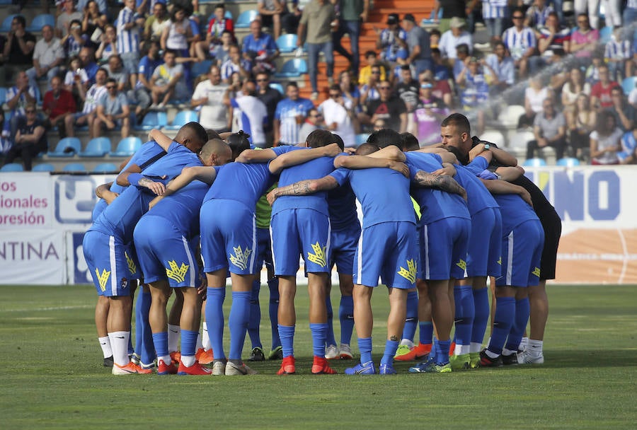 Fotos: Las imágenes del Ponferradina 2-0 Cornellá