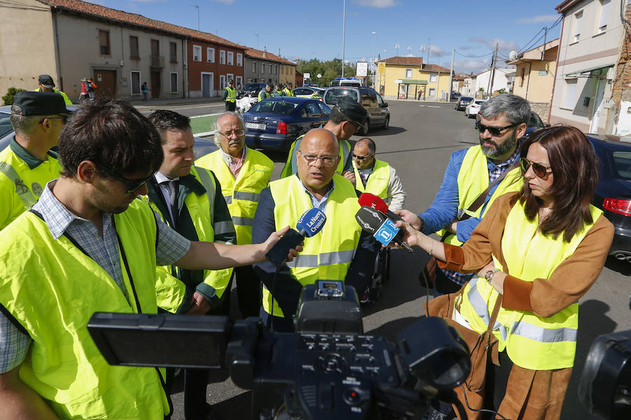 Fotos: Campaña de la DGT &#039;No corras, no bebas... no cambies de ruedas&#039;