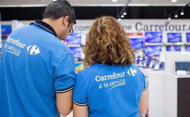 Carrefour contratará a 480 personas en Castilla y León para «reforzar» su política de servicio al cliente en verano