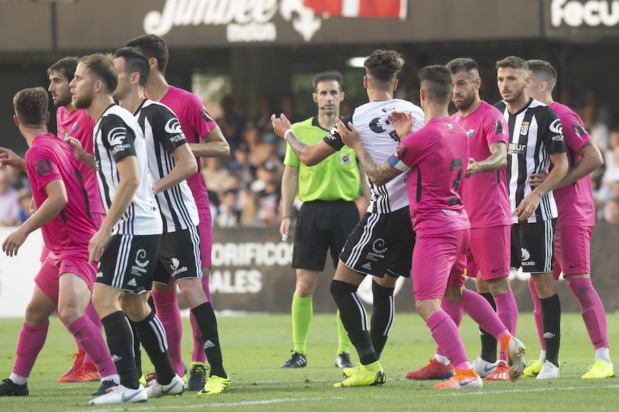 Imágenes del partido de ida de la segunda ronda de la fase de ascenso entre el FC Cartagena y la SD Ponferradina disputado en el estadio de Cartagonova, con resultado de 1-2 para la Ponferradina