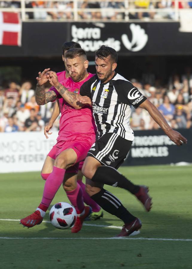 Imágenes del partido de ida de la segunda ronda de la fase de ascenso entre el FC Cartagena y la SD Ponferradina disputado en el estadio de Cartagonova, con resultado de 1-2 para la Ponferradina