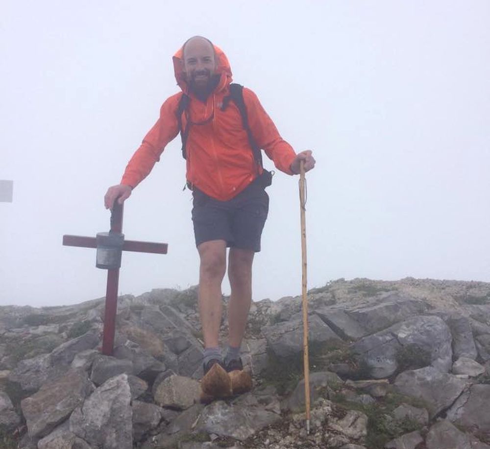 El leonés Edu Alonso Recio se marca como reto subir a algunas de los principales altos de Picos de Europa para poner en valor este tipo de calzado