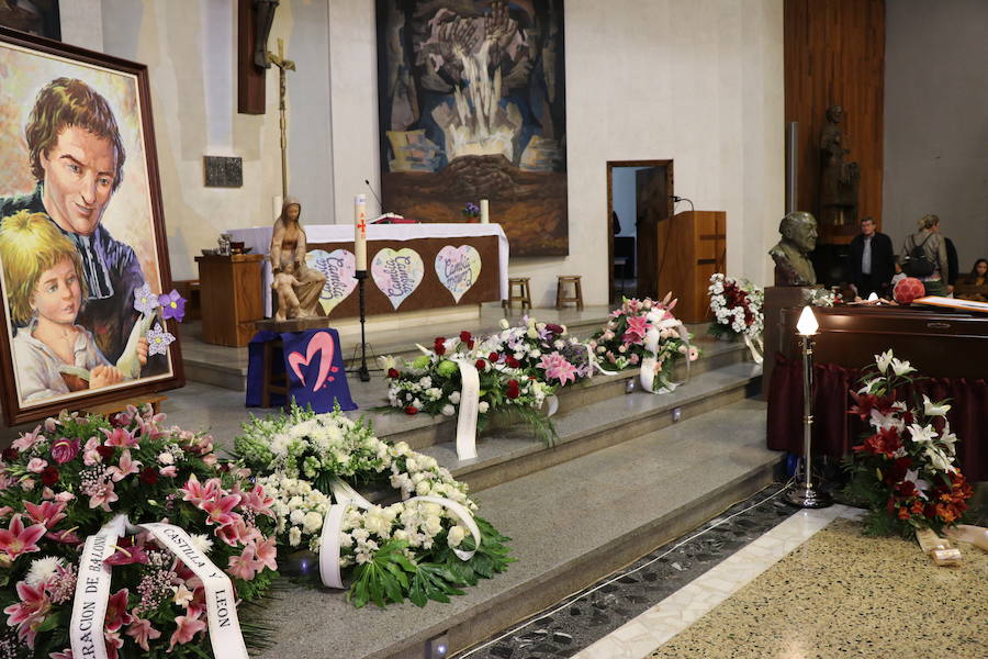 Fotos: Funeral en León por el hermano Tomás