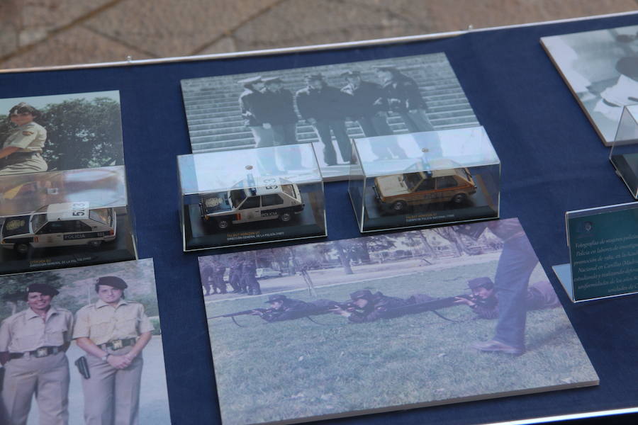 El Palacio de los Guzmanes, sede de la Diputación de León, acoge desde hoy, viernes 14 de junio, hasta el domingo 23 de junio, la exposición «40 aniversario de la mujer en la Policía Nacional», un homenaje a todas la mujeres que han sido, son y serán Policías Nacionales, con un especial recuerdo para dos agentes leonesas Silvia Nogaledo García y Aurora Rodríguez García, que perdieron la vida en su periodo de prácticas en Barcelona el 5 de octubre de 2004.
