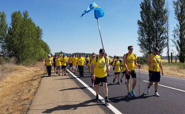 Marcha de Alcoa saliendo de Cimanes de la Vega. 