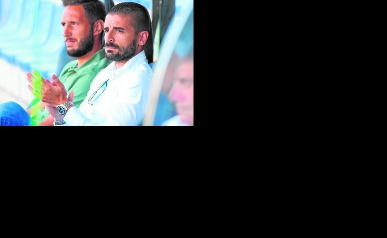 A la derecha, el director deportivo del Hércules.