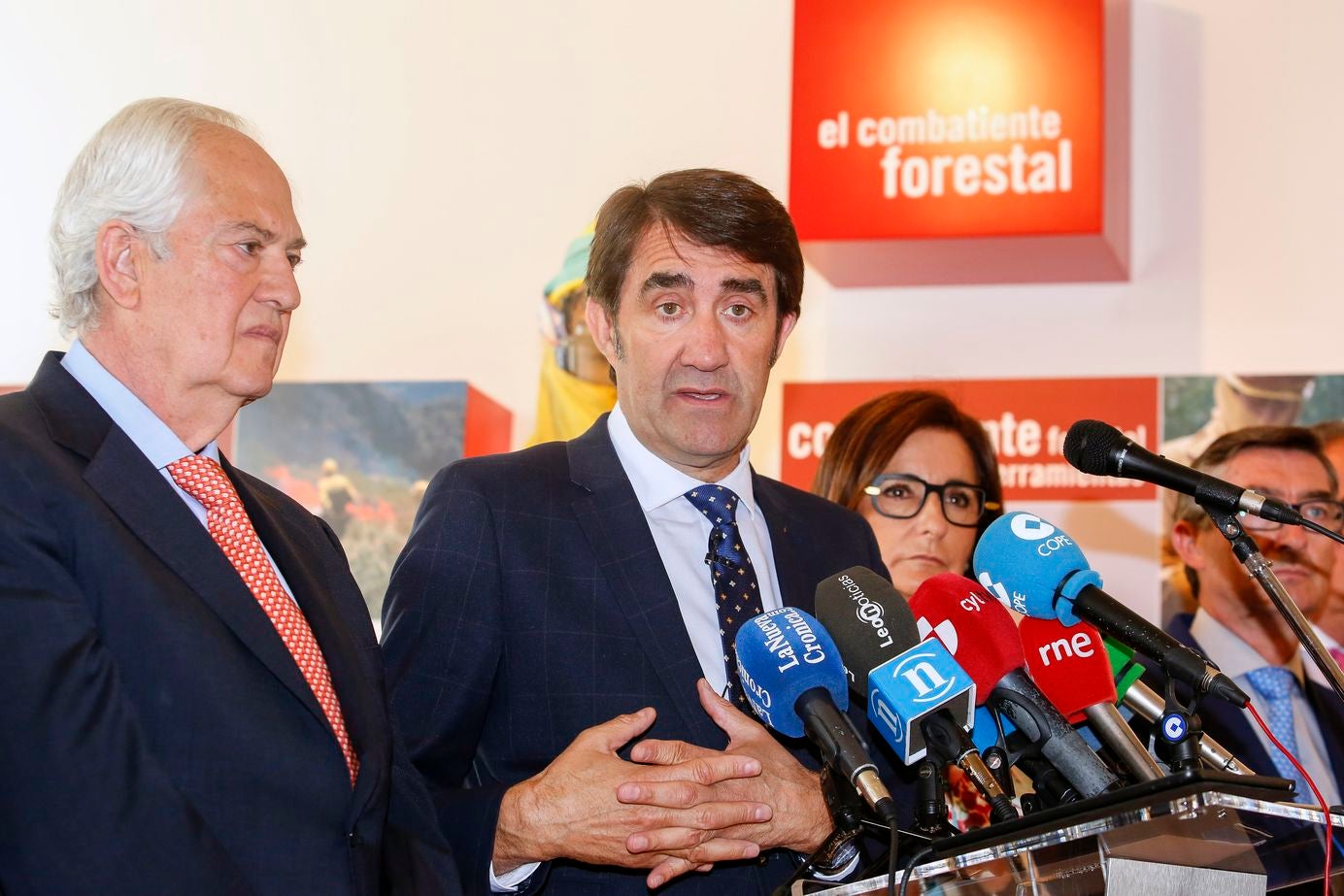 El consejero de Fomento y Medio Ambiente, Juan Carlos Suárez-Quiñones, presenta el operativo para la campaña contra incendios forestales 2019 junto a los delegados territoriales de la Junta de Castilla y Leó