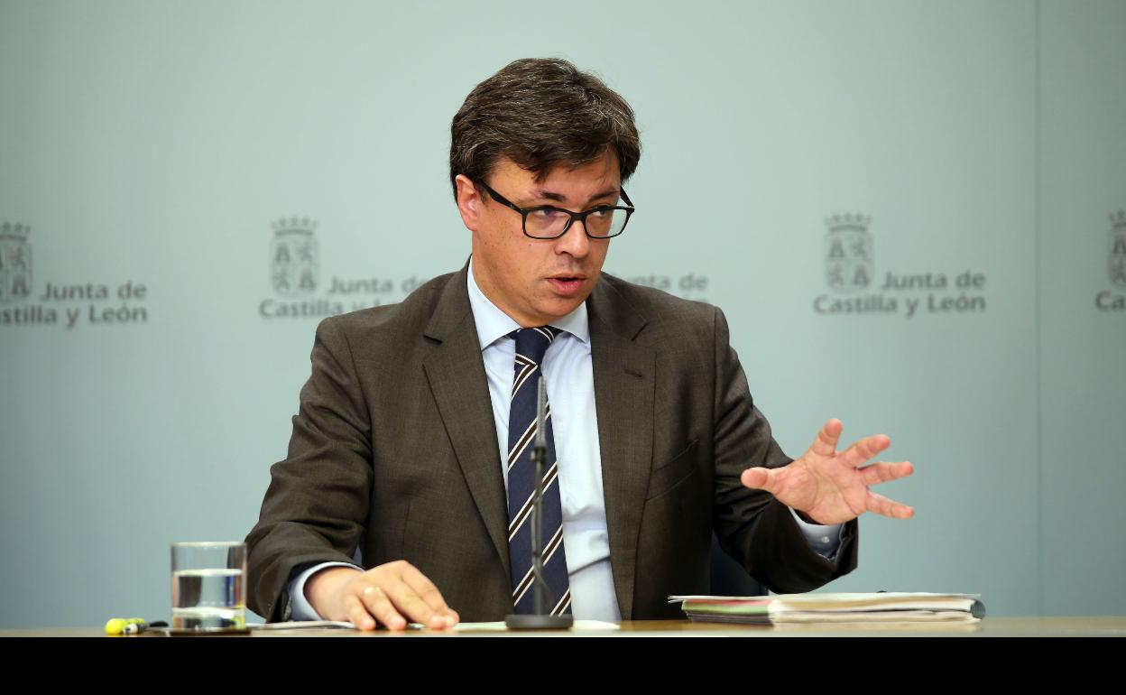 El director de Comunicación, Alejandro Salgado, comparece en rueda de prensa posterior al Consejo de Gobierno.