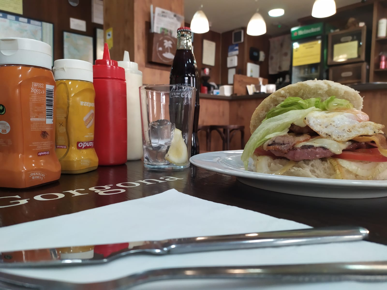 Fotos: Isla Gorgona, gran variedad de hamburguesas en el centro de León