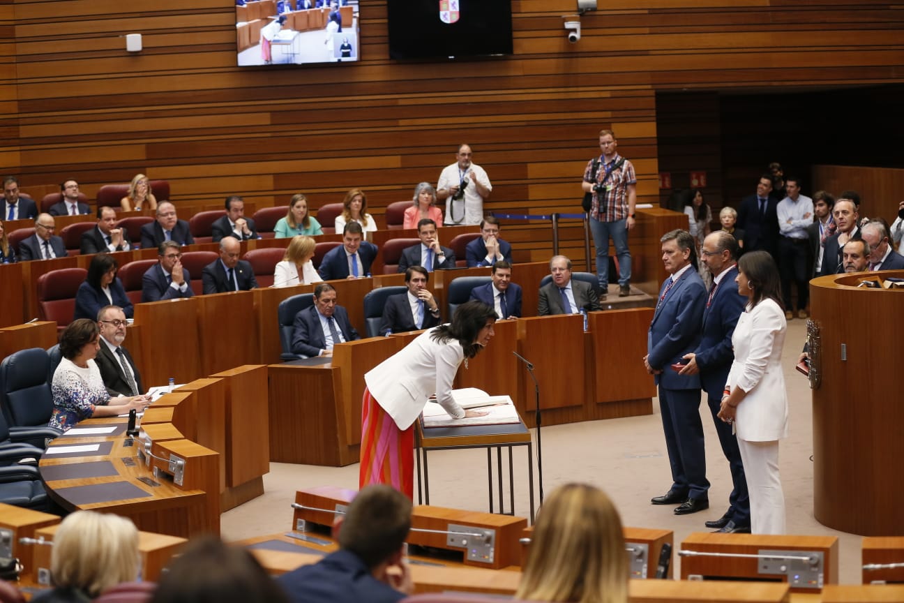 El procurador electo de Ciudadanos Luis Fuentes es proclamado presidente de la institución regiona en su décima legislatura