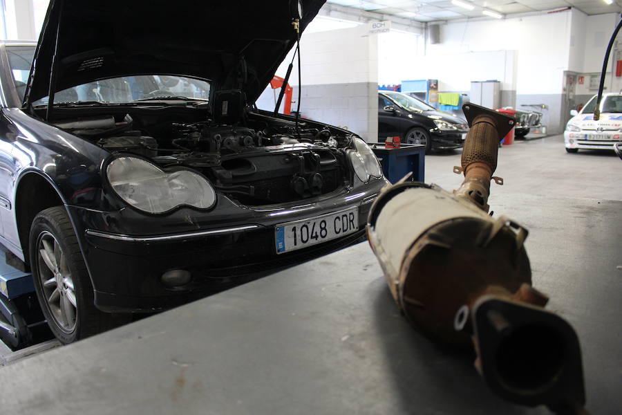 Talleres Cecar nace en 2018 con mucha ilusión y motivación con el fin de traer a León algo más que un taller. Su filosofía parte de la unión entre la tecnología del automóvil y su estética, siempre dentro de un gran grupo como es la red de talleres CGA.