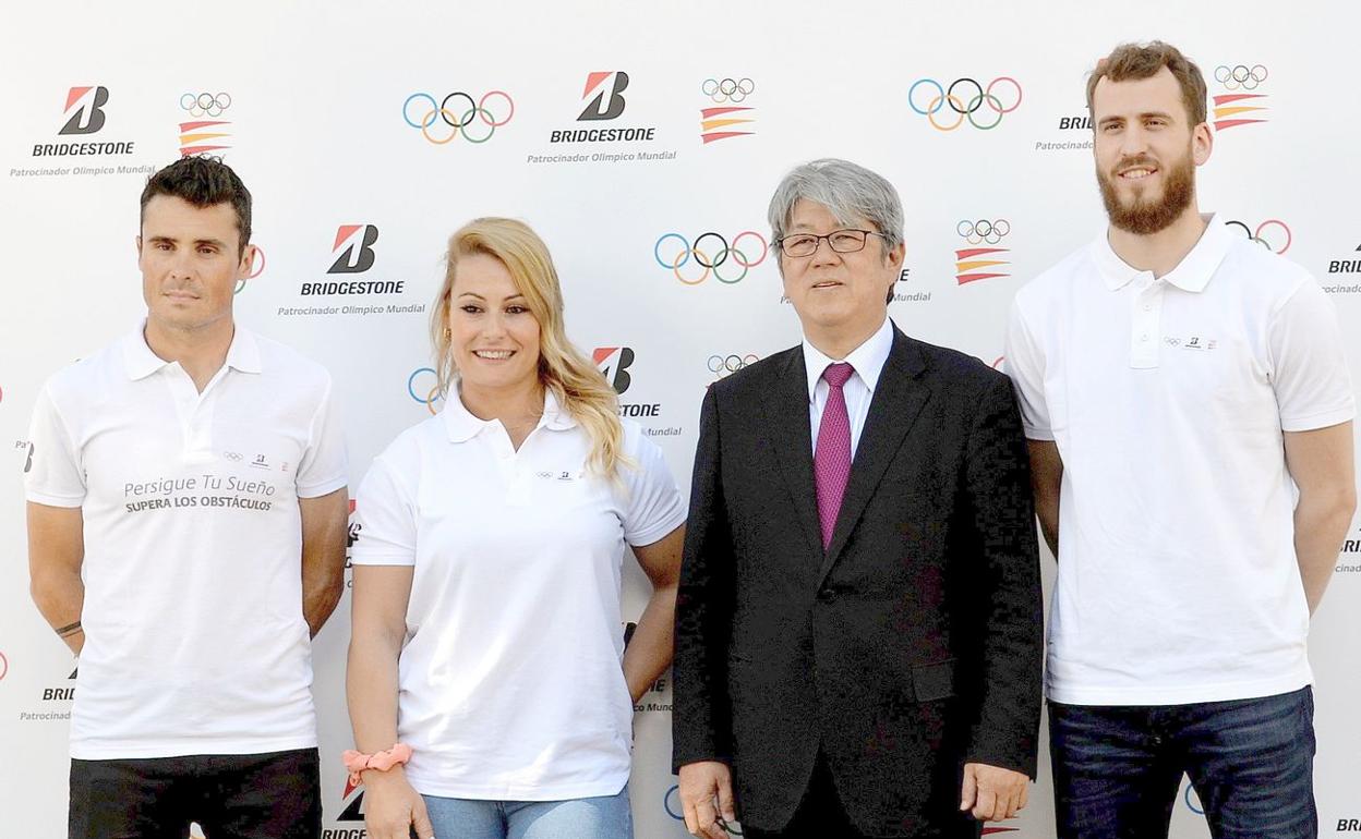 Lidia Valentín, junto al embajador de Japón, durante la rueda de prensa.