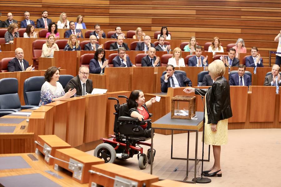 Fotos: Sesión Constitutiva de las Cortes de Castilla y León de la X legislatura