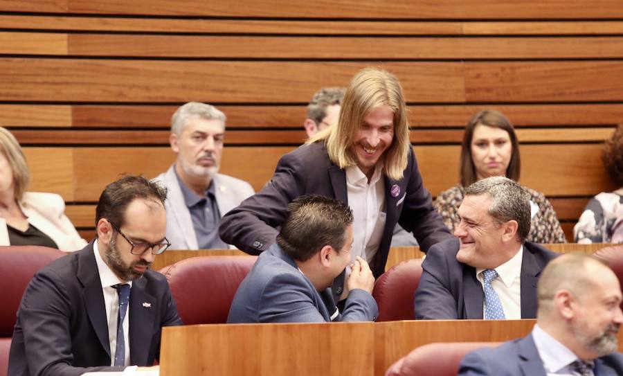 Pablo Fernández junto con el procurador de la UPL. 