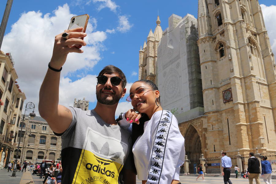 Este sábado la Plaza Mayor de León acoge el Festival «Báilalo Báilalo» un evento único de música latina amenizado con las actuaciones de grandes artistas de la talla de Polo Nandez, Gustavo Elis o Sharlene Taule