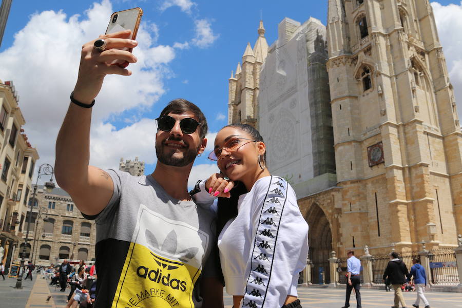 Este sábado la Plaza Mayor de León acoge el Festival «Báilalo Báilalo» un evento único de música latina amenizado con las actuaciones de grandes artistas de la talla de Polo Nandez, Gustavo Elis o Sharlene Taule