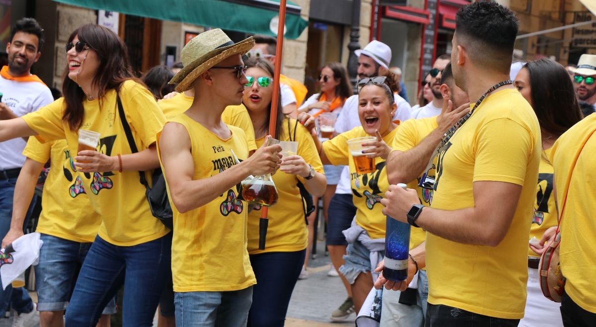 Fotos: Las peñas conquistan León a ritmo de charanga