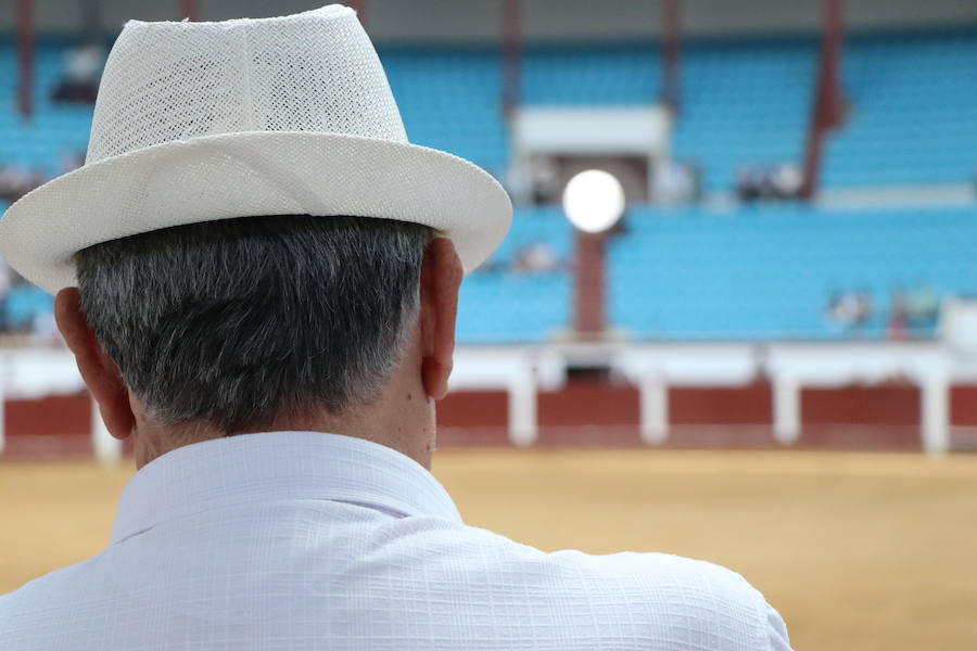 Fotos: Corrida de rejones en la Plaza de Toros de León