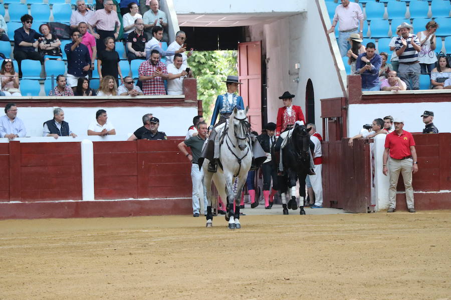 Fotos: Corrida de rejones en la Plaza de Toros de León