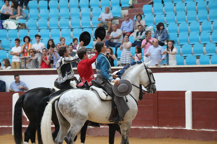 Fotos: Corrida de rejones en la Plaza de Toros de León