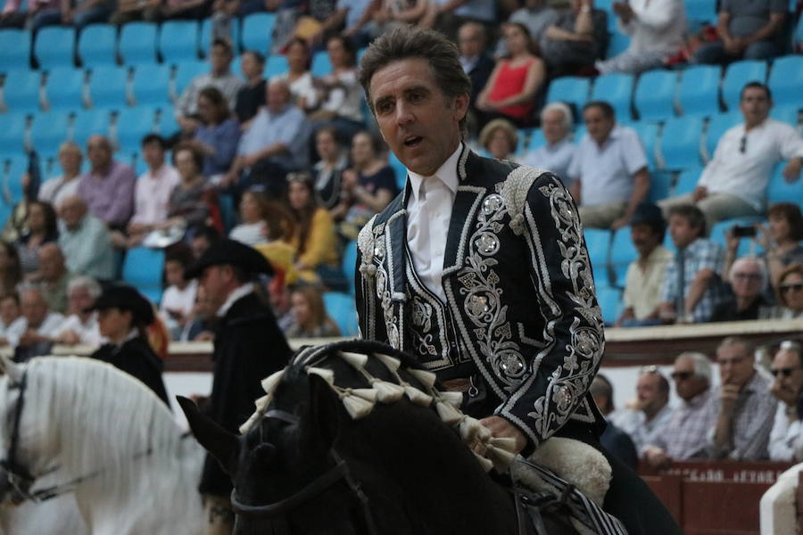 Fotos: Corrida de rejones en la Plaza de Toros de León