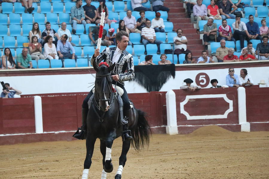 Fotos: Corrida de rejones en la Plaza de Toros de León