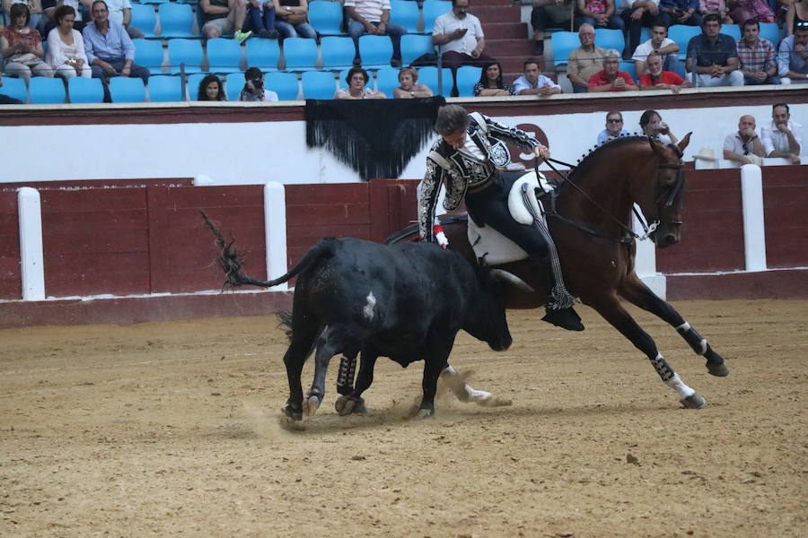 Fotos: Corrida de rejones en la Plaza de Toros de León