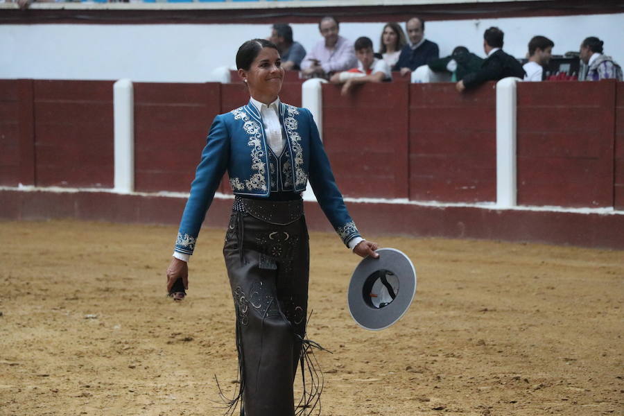 Fotos: Corrida de rejones en la Plaza de Toros de León