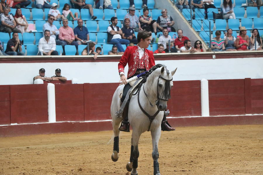 Fotos: Corrida de rejones en la Plaza de Toros de León