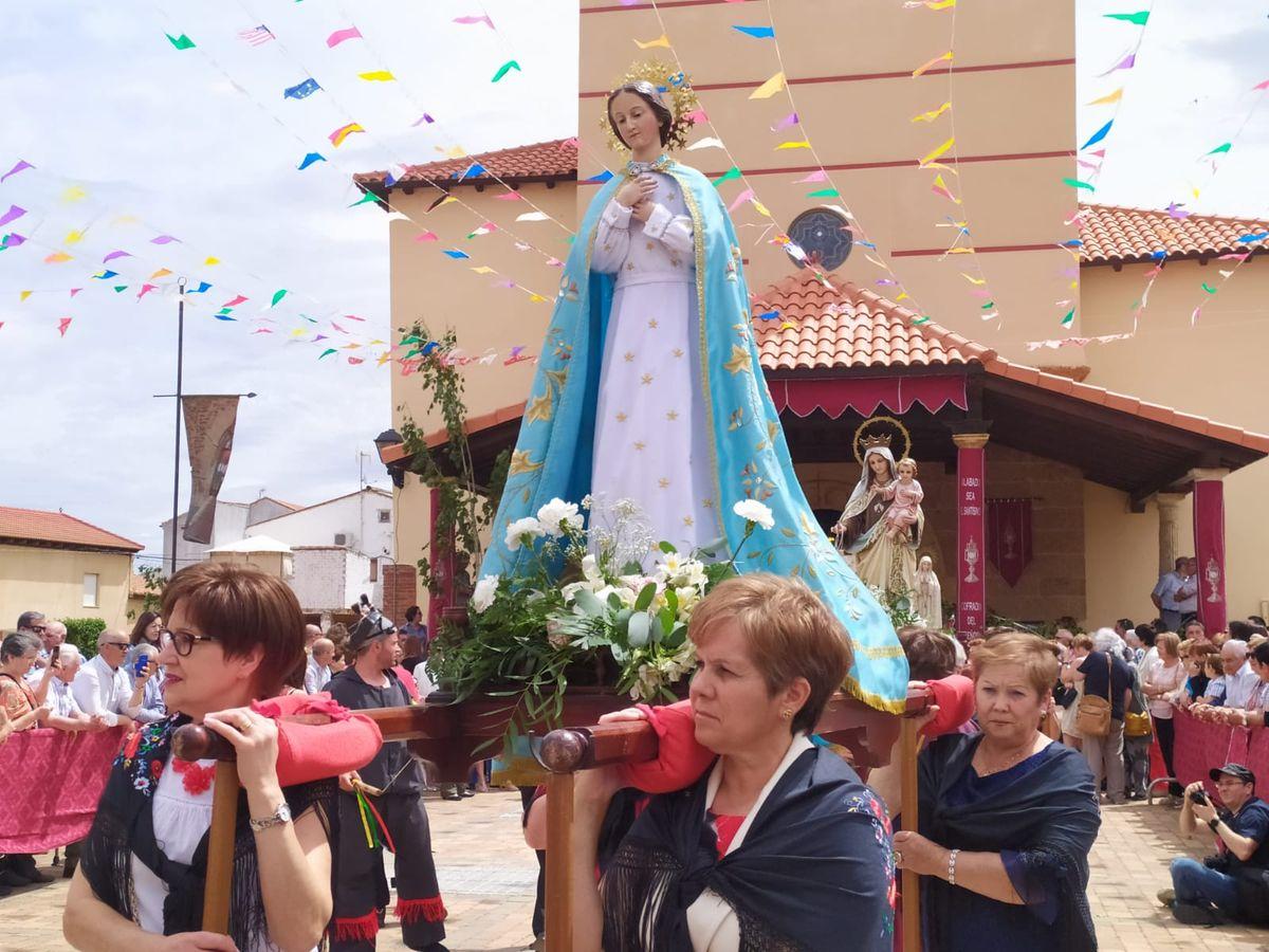 Fotos: Laguna de Negrillos celebra el Corpus de la mano de San Sebastián