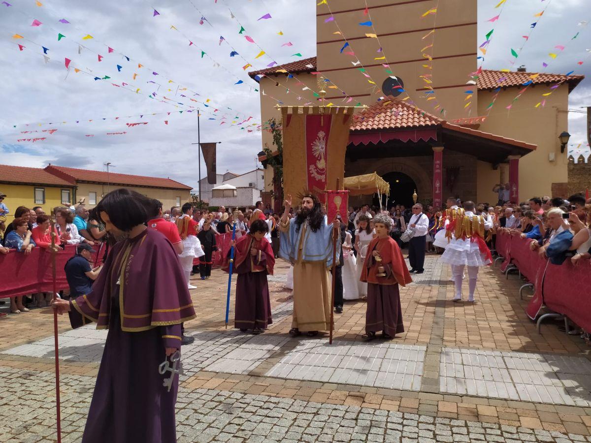 Fotos: Laguna de Negrillos celebra el Corpus de la mano de San Sebastián