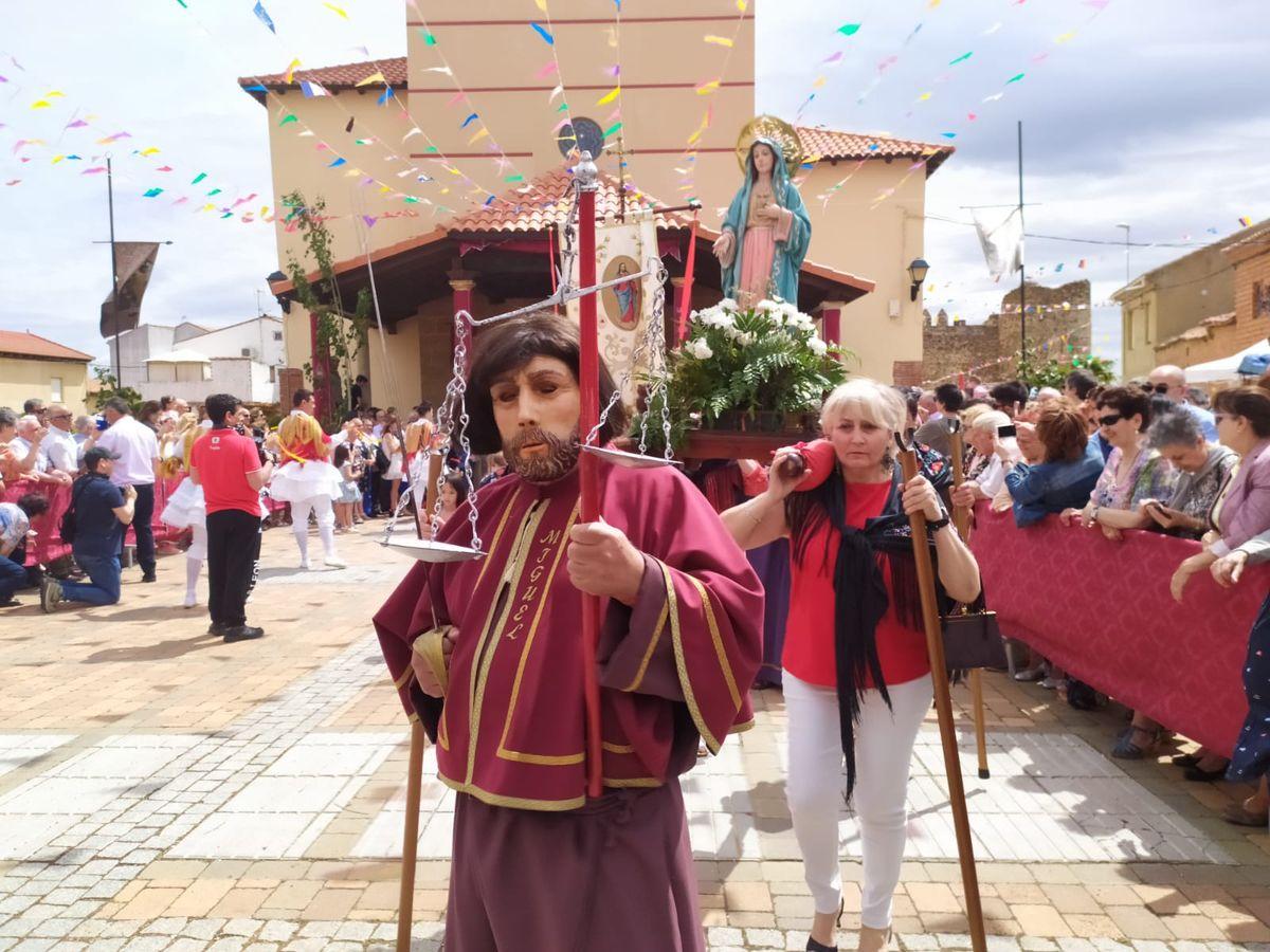 Fotos: Laguna de Negrillos celebra el Corpus de la mano de San Sebastián