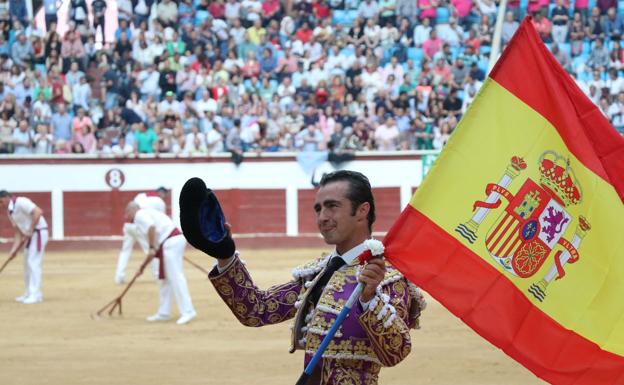 Galería. Intensa tarde vivida en el coso leonés en la jornada dominical.