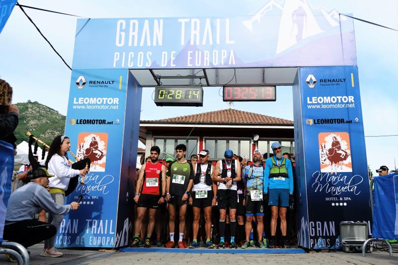 Más de 1.500 deportistas de España y diferentes países de Europa y América se han dado cita en el Trail Picos de Europa, una competición que pone a prueba todas las capacidades de los participantes. El ultra trail, la de mayor longitud, supone un recorrido de 70 kilómetros y 5.300 metros de desnivel positivo.