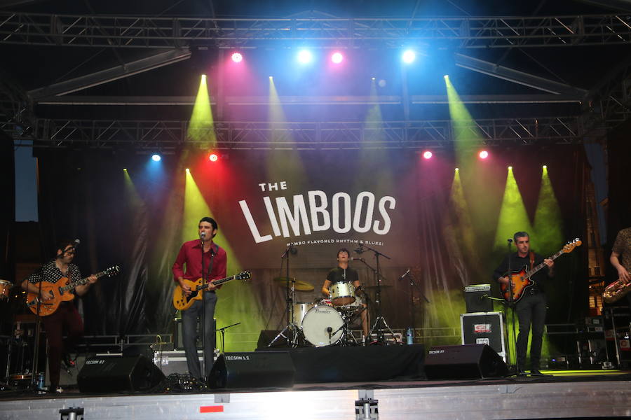 The Limboos es diferente y suena diferente. Tanto, y también lo hace que el público no se siente indiferente ante su propuesta. Su sonido es propio, identificable y digno de ser disfrutado.