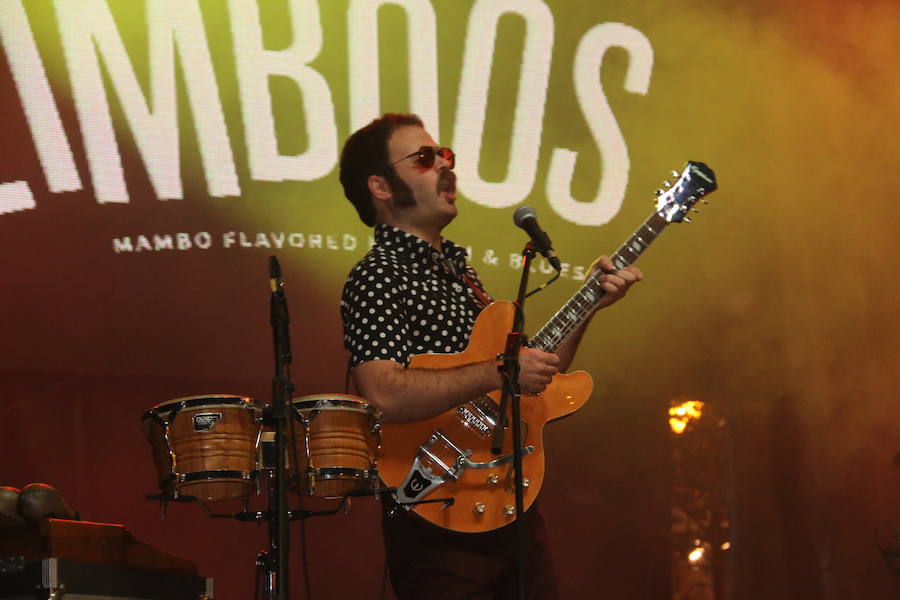 The Limboos es diferente y suena diferente. Tanto, y también lo hace que el público no se siente indiferente ante su propuesta. Su sonido es propio, identificable y digno de ser disfrutado.
