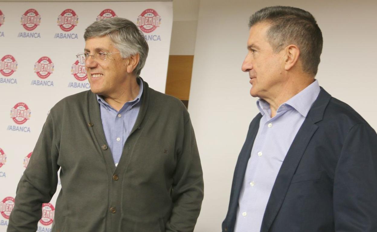 Tano Franco, presidente del Abanca Ademar, y Manolo Cadenas, entrenador del cuadro leonés.