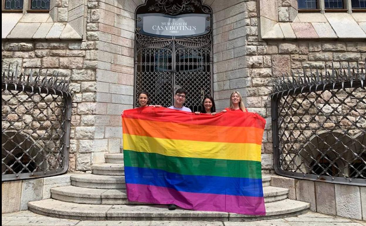 Casa Botines se une a la celebración del Día del Orgullo LGTBI+.