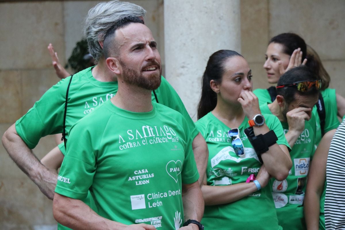 Fotos: La carrera A Santiago Contra el Cáncer, en León