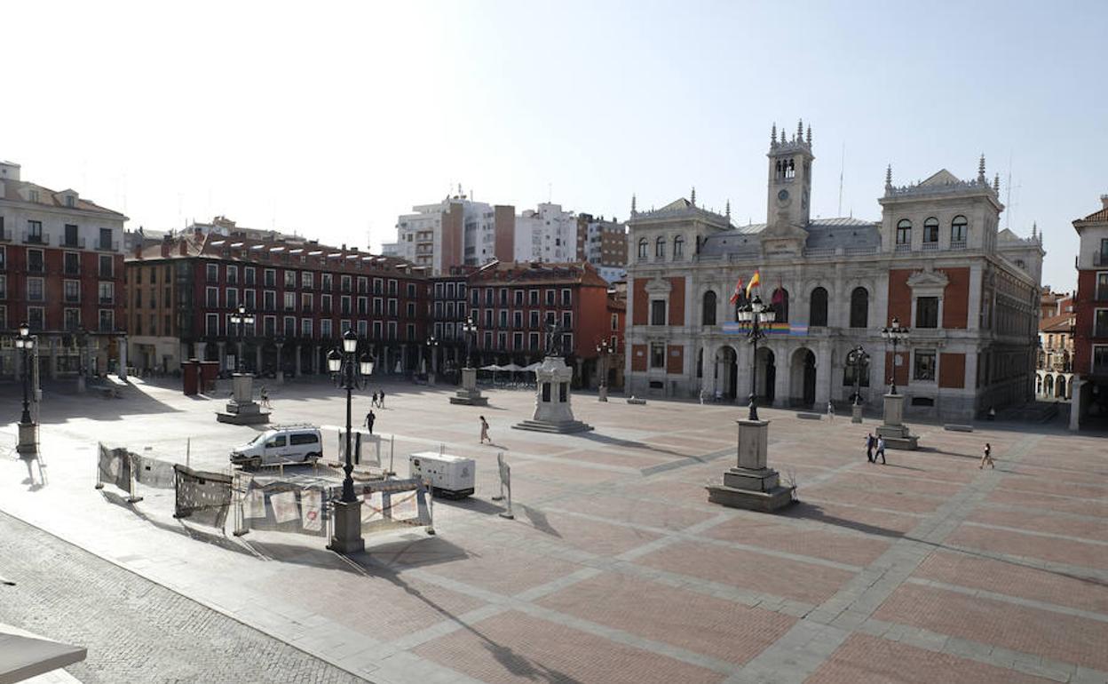 Vista panorámica de la Plaza Mayor de la capital este viernes por la tarde. 