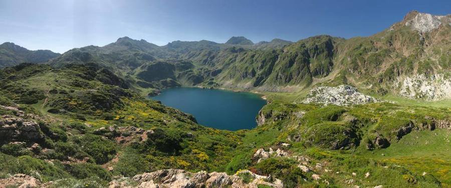 Fotos: Momentos del #retoBttBierzoBabia organizado por la Fundación Bas Van der Goor