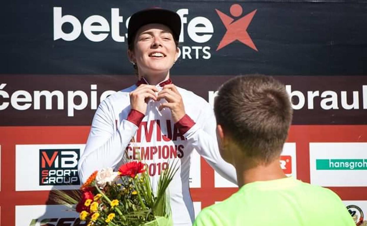 Lija Laizane, con el maillot de campeona de Letonia.