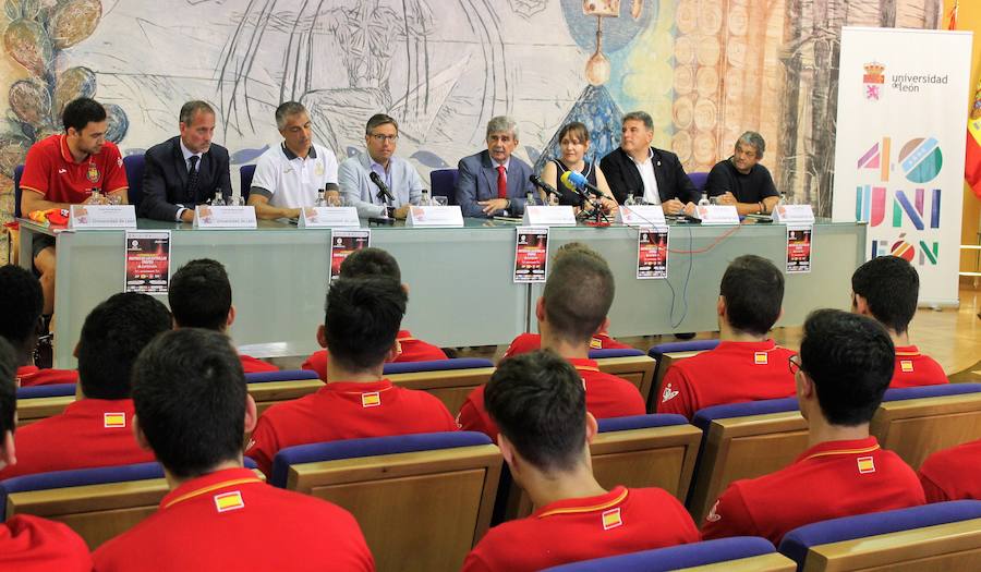 Fotos: Presentación partido internacional de balonmano