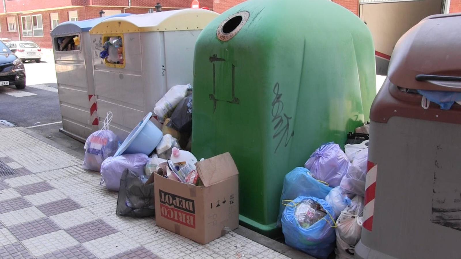 Fotos: La basura se acumula en Villaquilambre