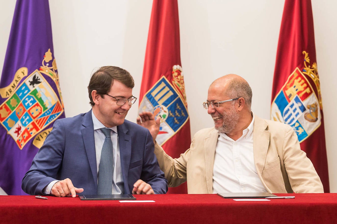 Fotos: PP y Cs firman el acuerdo para la gobernabilidad de Castilla y León